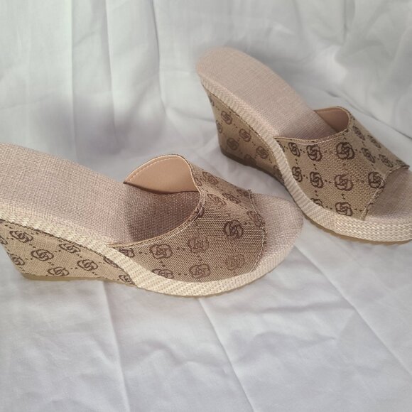 NEW wedge sandals - Picture 5 of 5